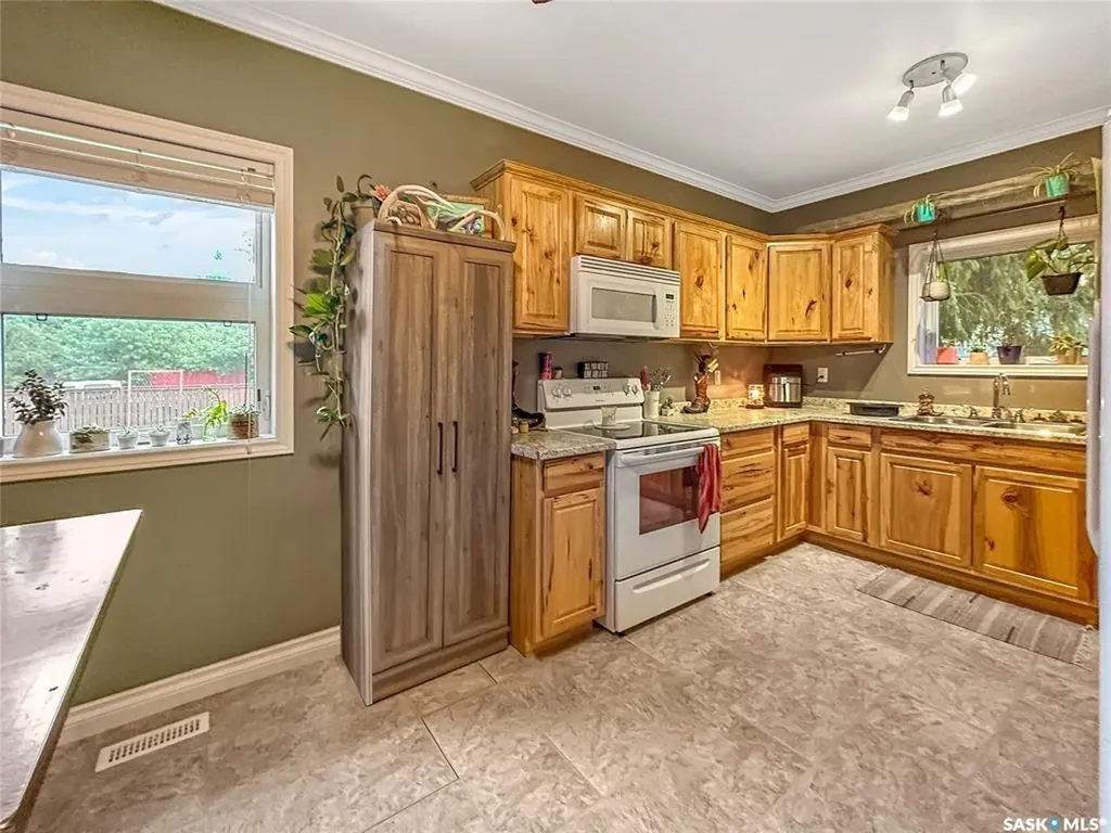 809 Lalonde Street Whitewood SK S0G 5C0