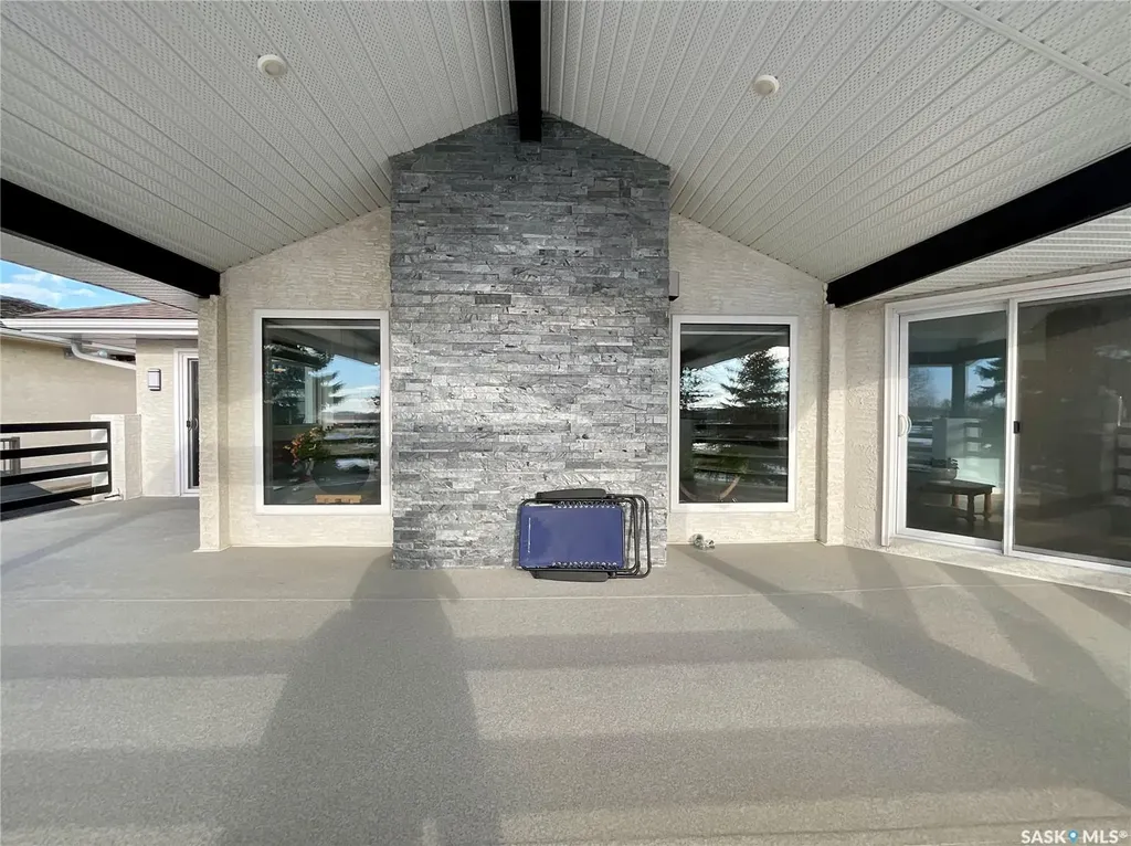 8507 Kestral Drive Regina SK S4Y 1H2