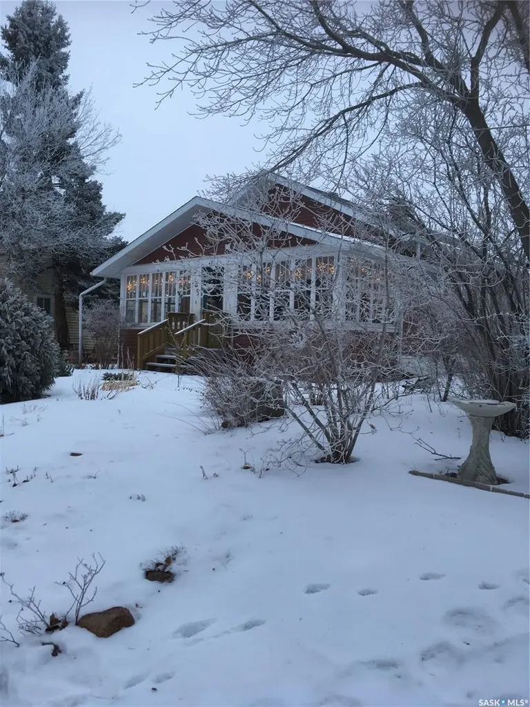 625 Centre Street Shaunavon SK S0N 2M0