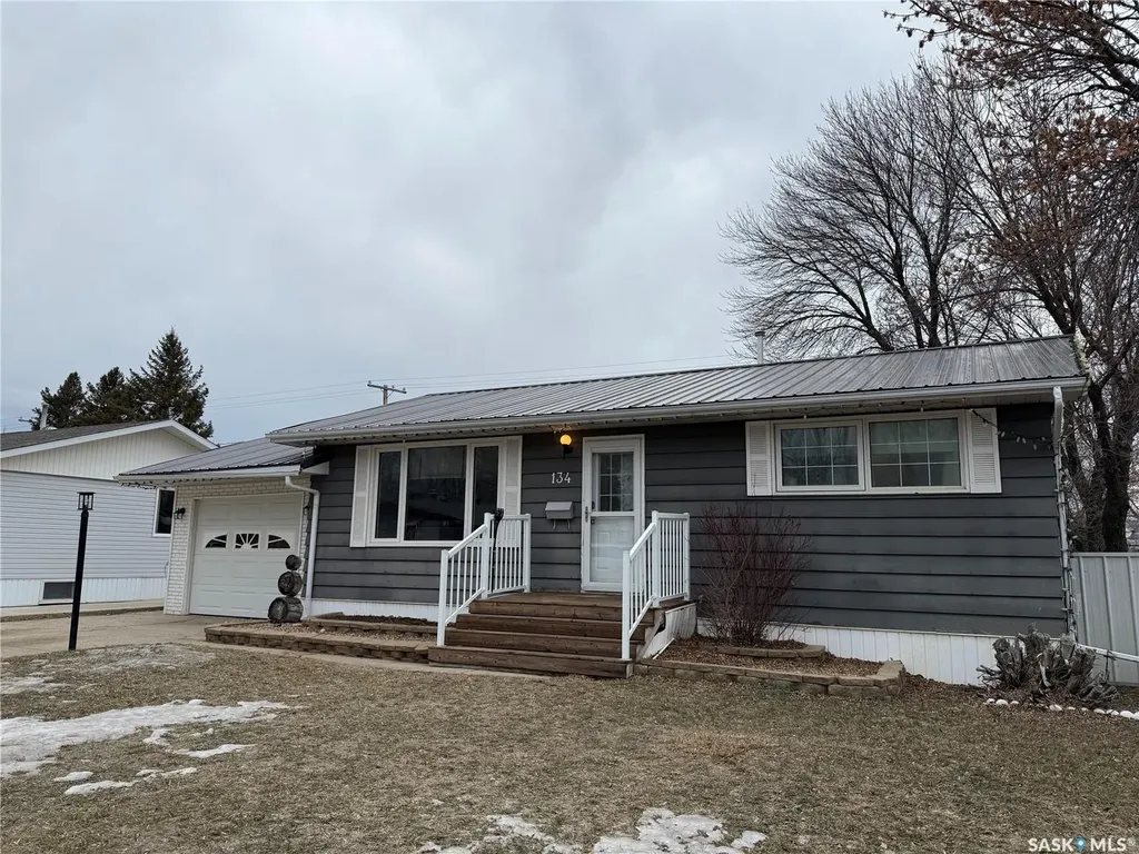 134 Perry Crescent Estevan SK S4A 0B5