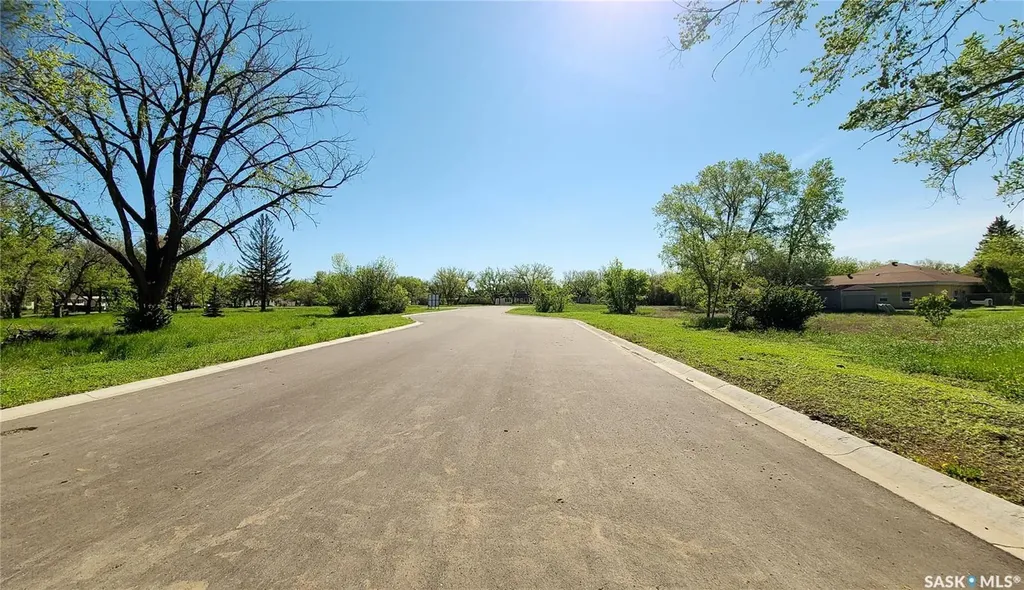 32 Kenney Crescent Weyburn SK S4H 1L3
