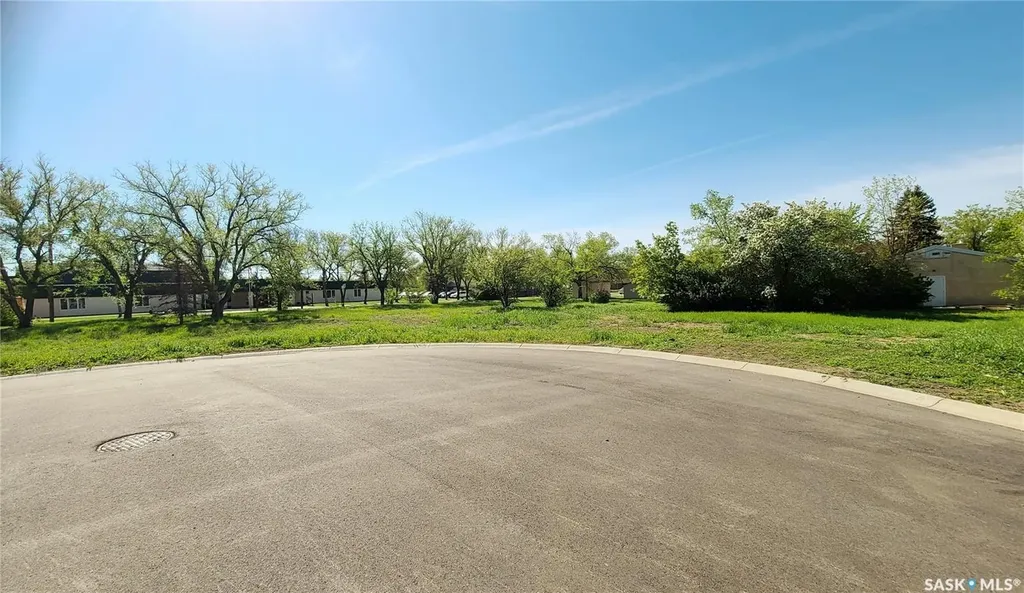 16 Kenney Crescent Weyburn SK S4H 1L3