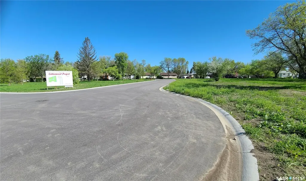 16 Kenney Crescent Weyburn SK S4H 1L3
