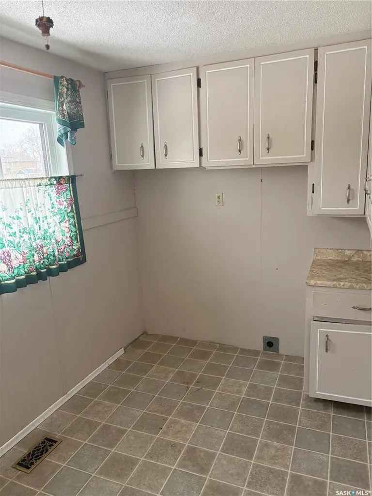515 King Street Weyburn SK S4H 0P8