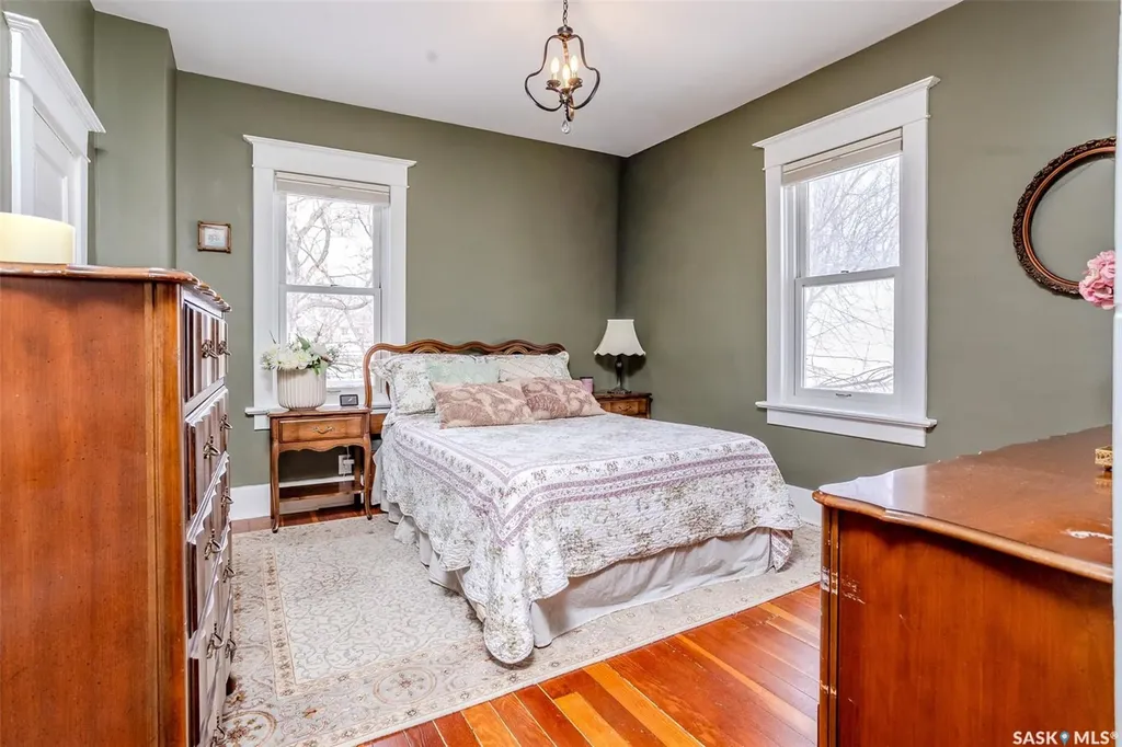 515 9th Street E Saskatoon SK S7N 0A9