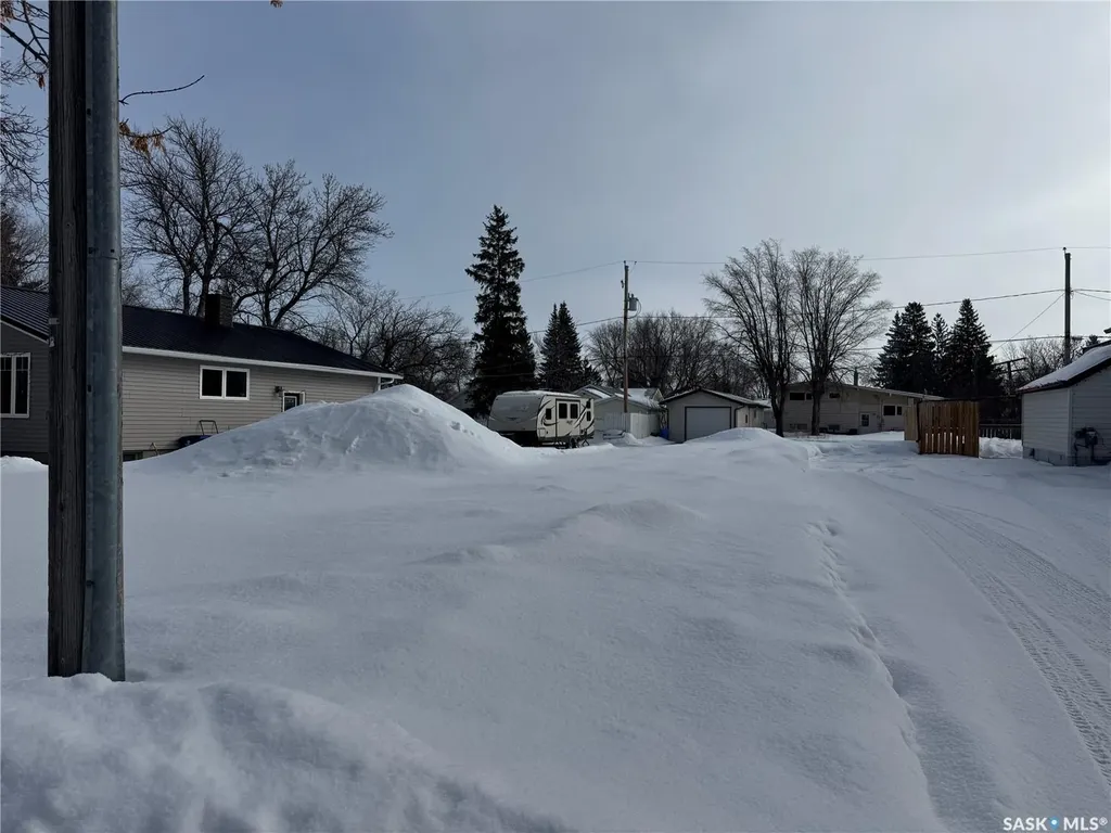 307 3rd Street W Wynyard SK S0A 4T0
