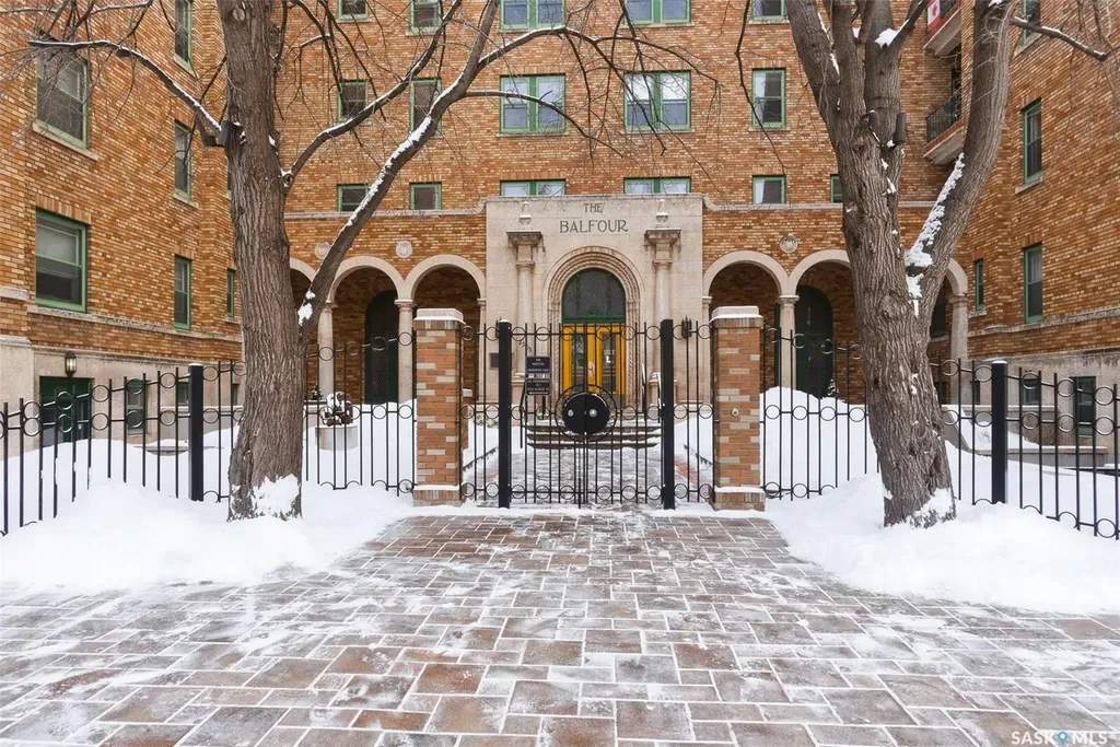 2305 Victoria Avenue Regina SK S4P 0S7