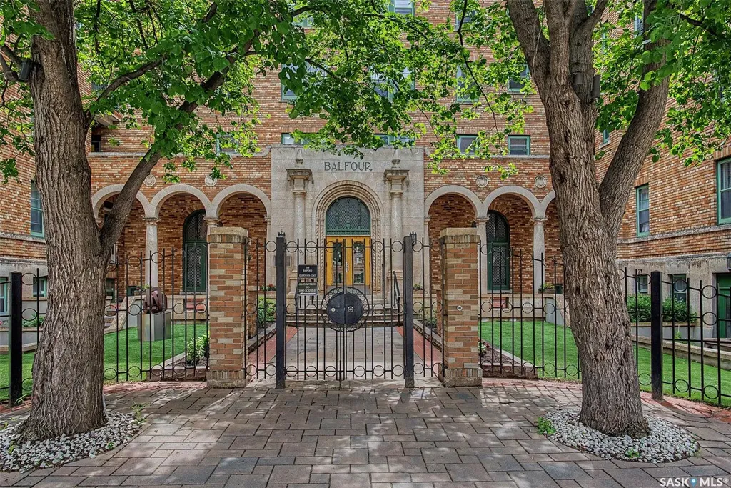 2305 Victoria Avenue Regina SK S4P 0S7