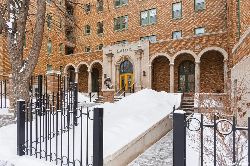 2305 Victoria Avenue Regina SK S4P 0S7