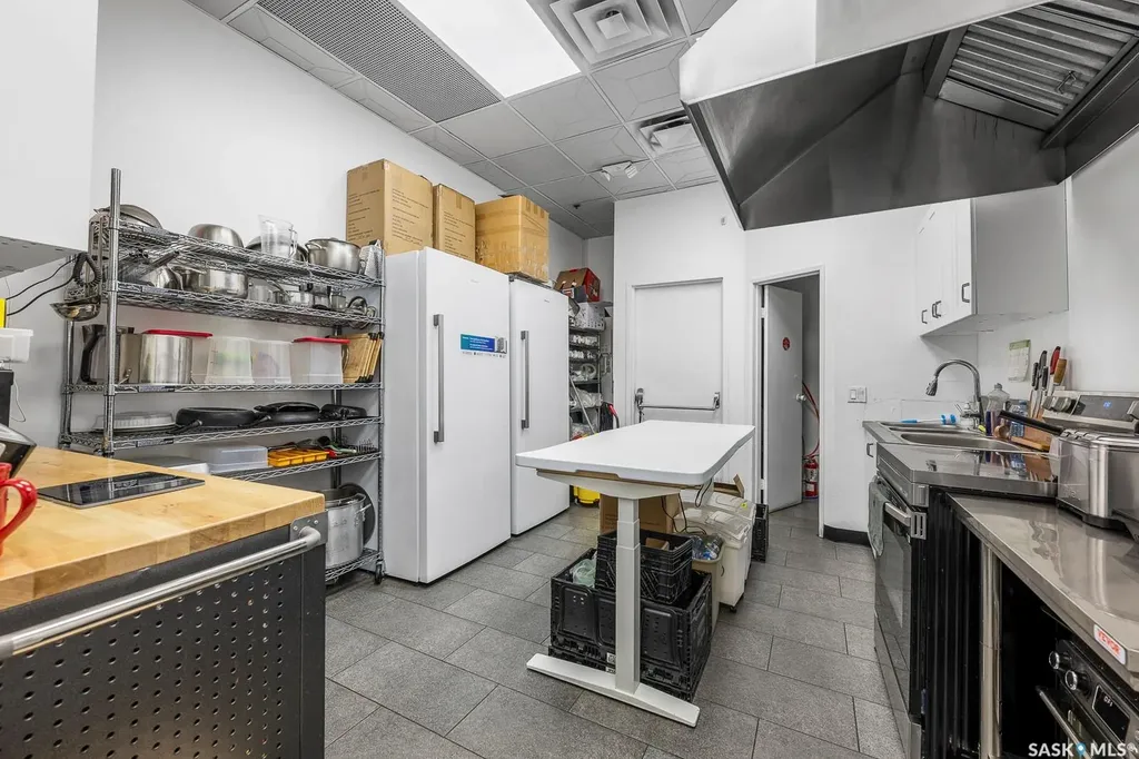 2223 Victoria Avenue Regina SK S4N 6E4