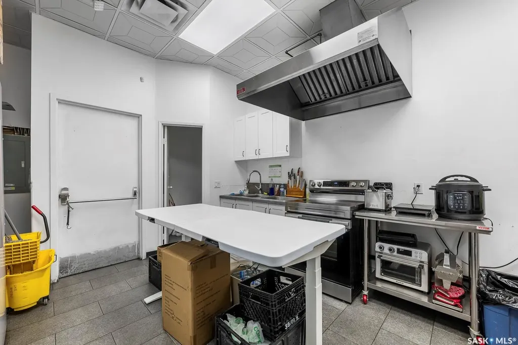 2223 Victoria Avenue Regina SK S4N 6E4