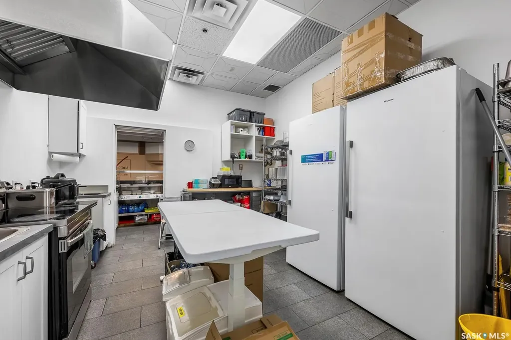 2223 Victoria Avenue Regina SK S4N 6E4