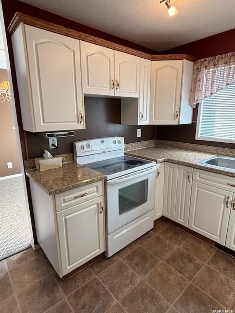 154 Parker Crescent Canora SK S0A 0L0