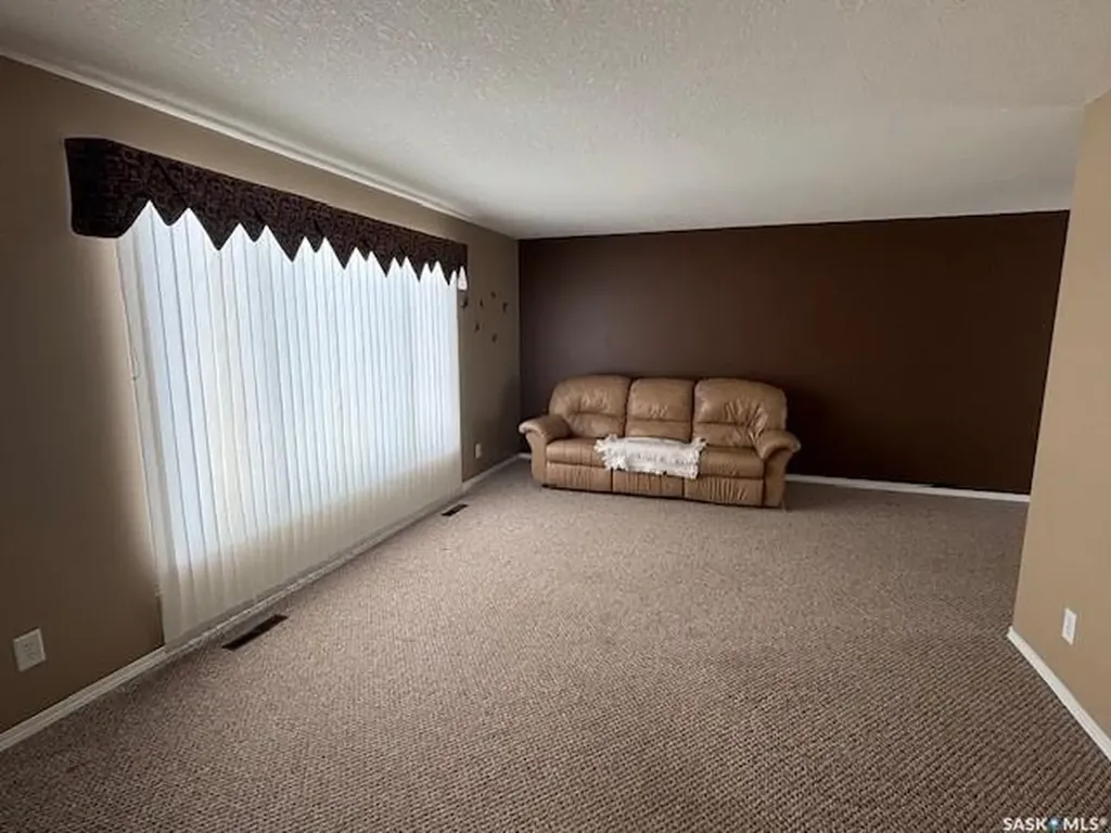 154 Parker Crescent Canora SK S0A 0L0