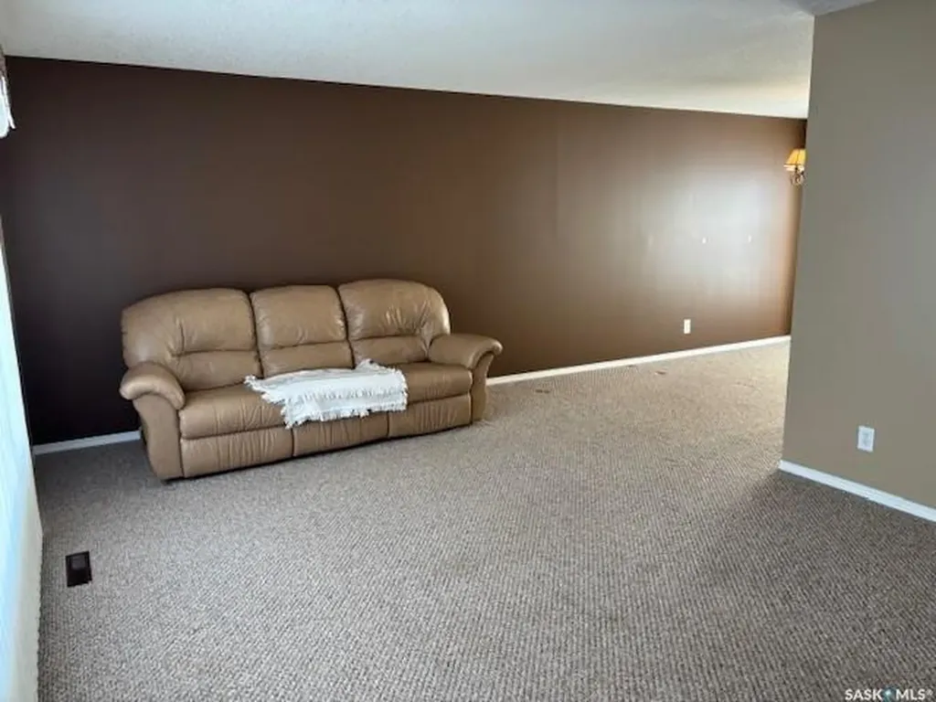 154 Parker Crescent Canora SK S0A 0L0