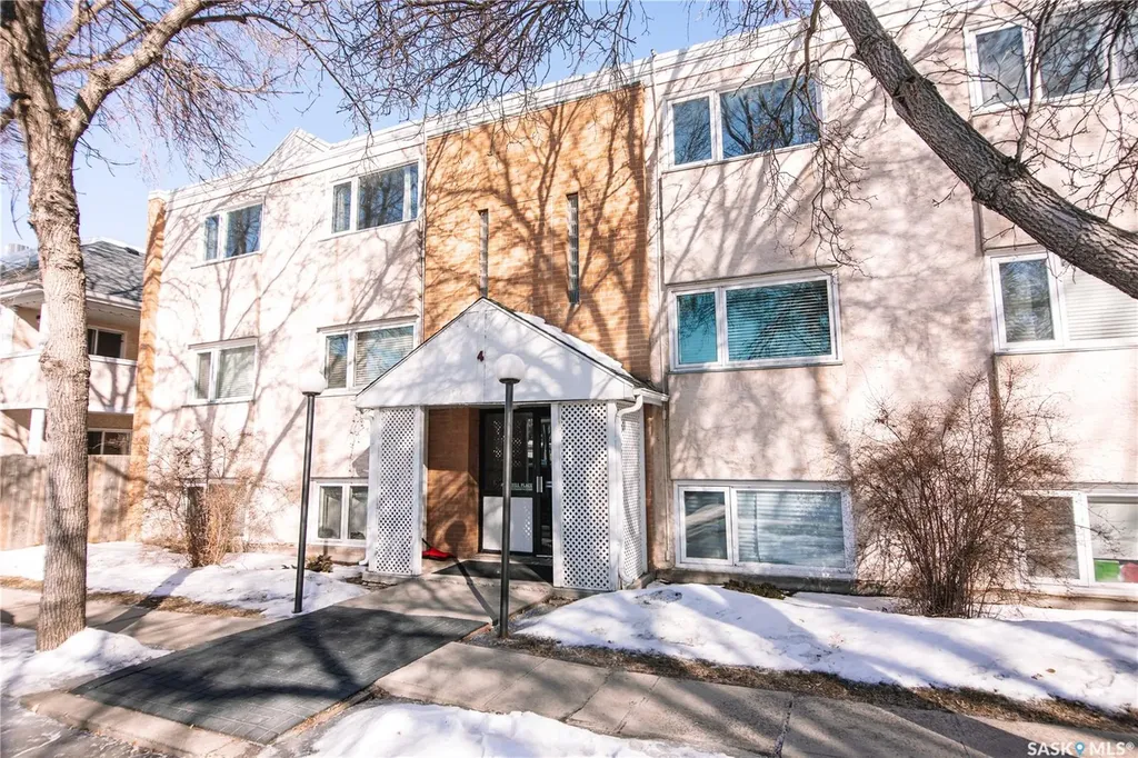4 Neill Place Regina SK S4N 2V4