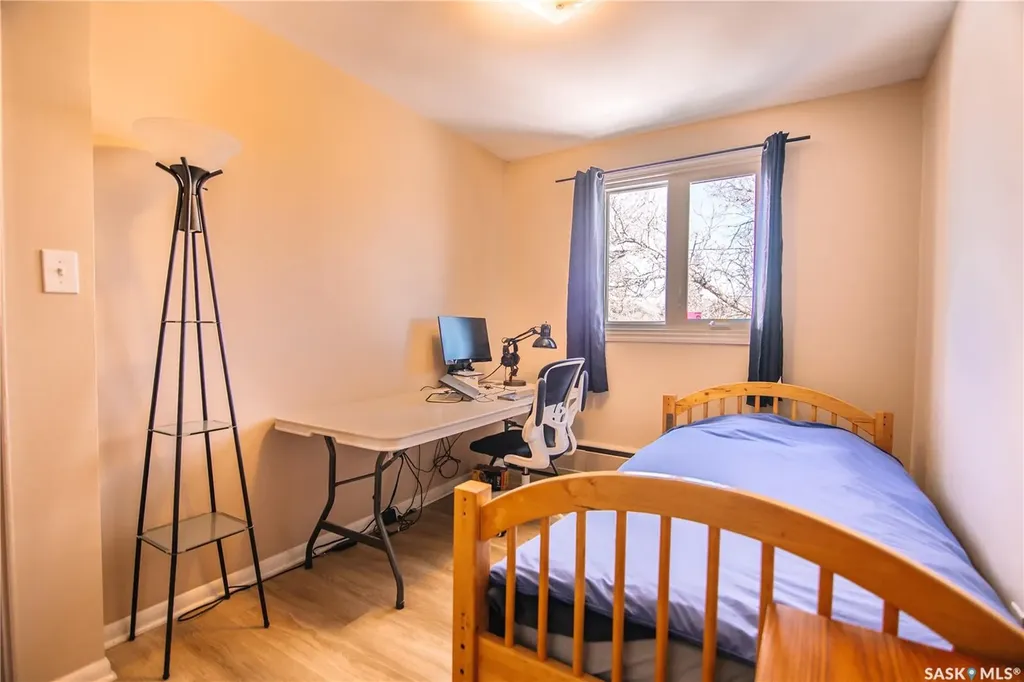 4 Neill Place Regina SK S4N 2V4