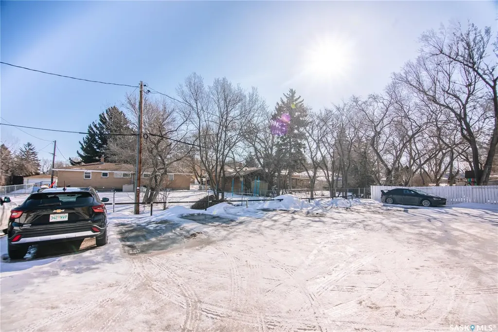 4 Neill Place Regina SK S4N 2V4