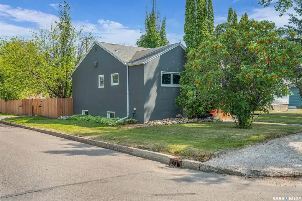 1492 95th Street North Battleford SK S9A 0G6