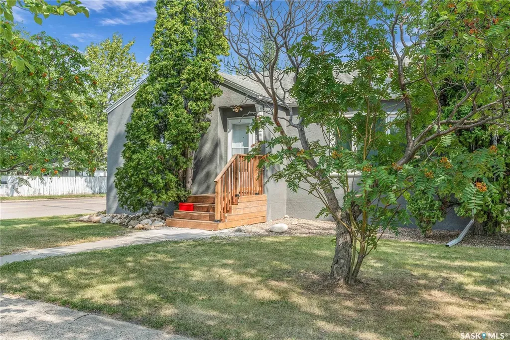 1492 95th Street North Battleford SK S9A 0G6