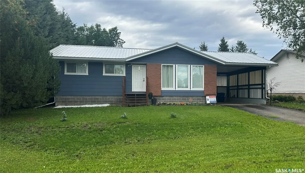 105 6th Avenue S Big River SK S0J 0E0