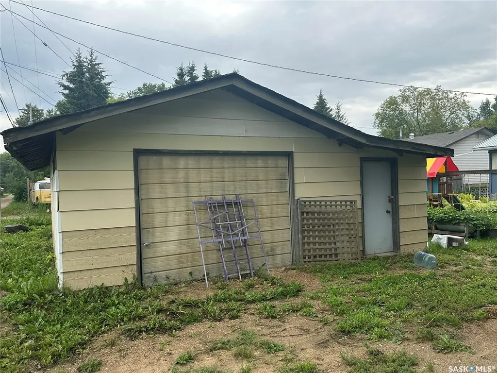 105 6th Avenue S Big River SK S0J 0E0