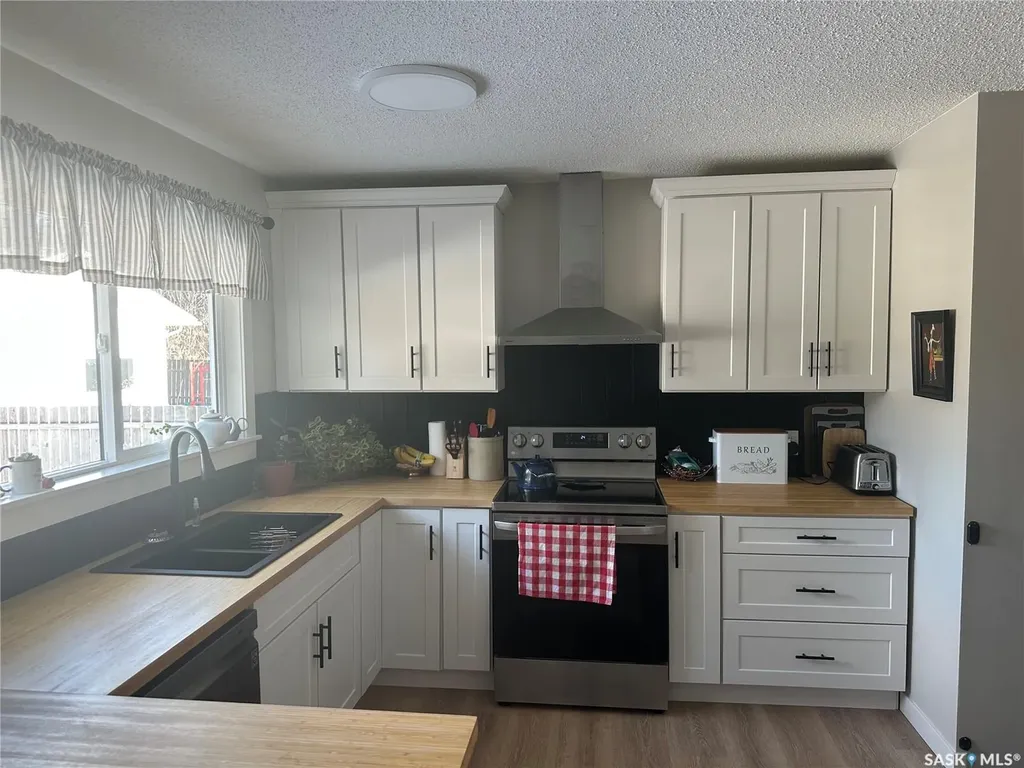 105 6th Avenue S Big River SK S0J 0E0