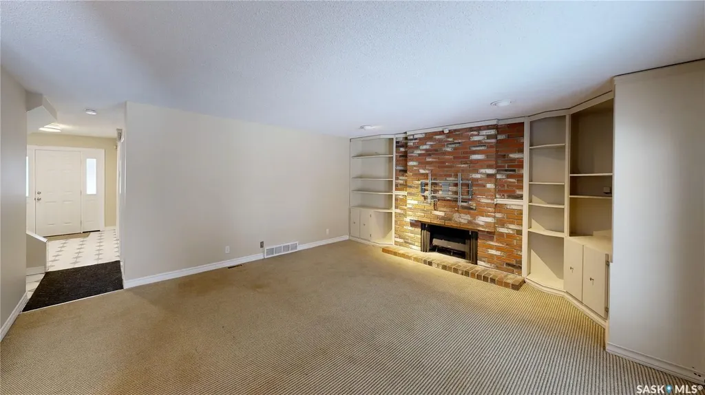 50 Lowry Place Regina SK S4S 6C7