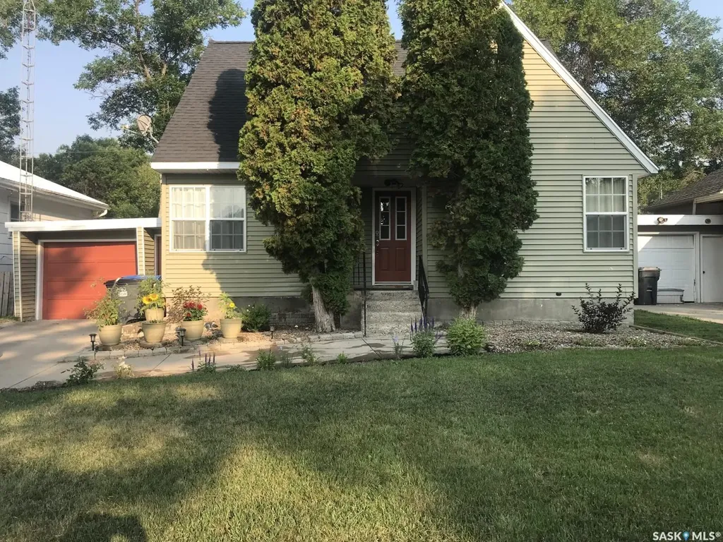 118 Second Street W Carnduff SK S0C 0S0