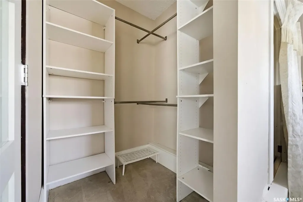 2026 Garnet Street Regina SK S4T 2Z6