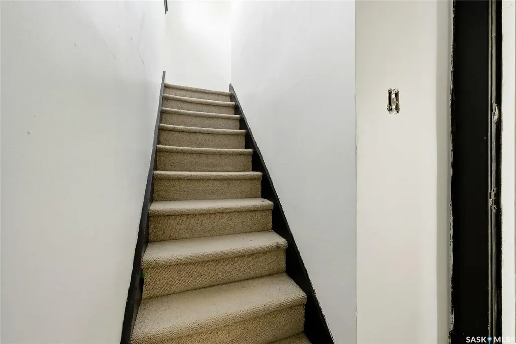 2026 Garnet Street Regina SK S4T 2Z6