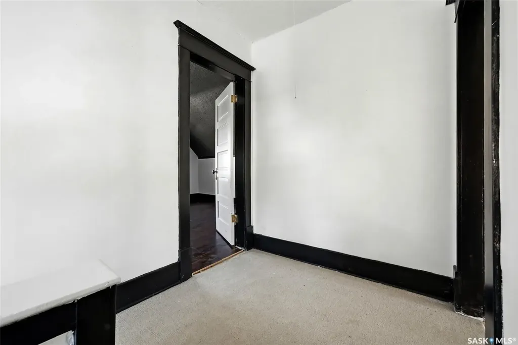 2026 Garnet Street Regina SK S4T 2Z6