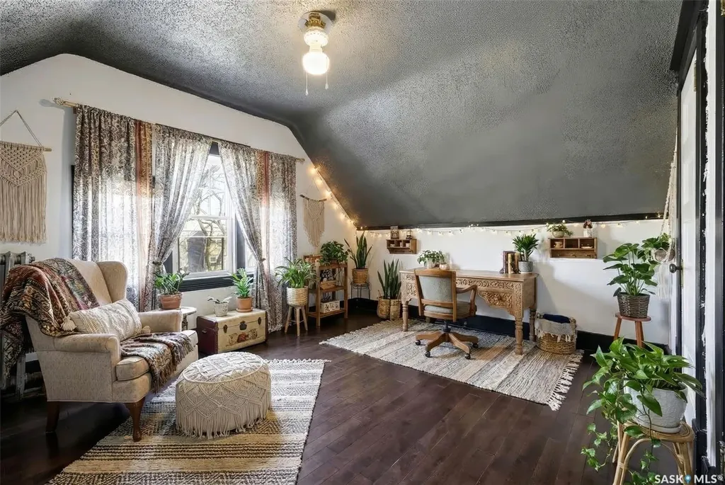 2026 Garnet Street Regina SK S4T 2Z6