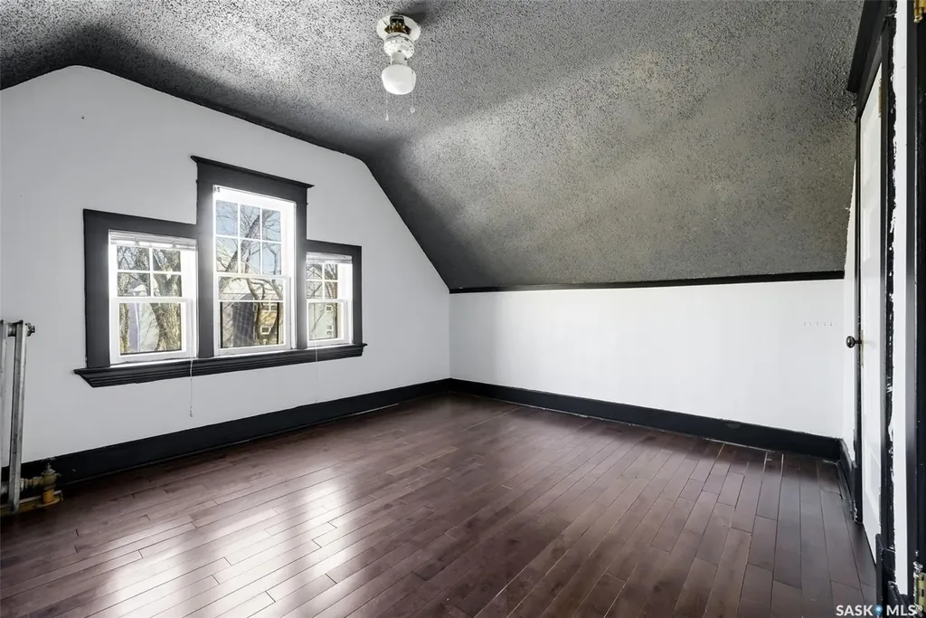 2026 Garnet Street Regina SK S4T 2Z6