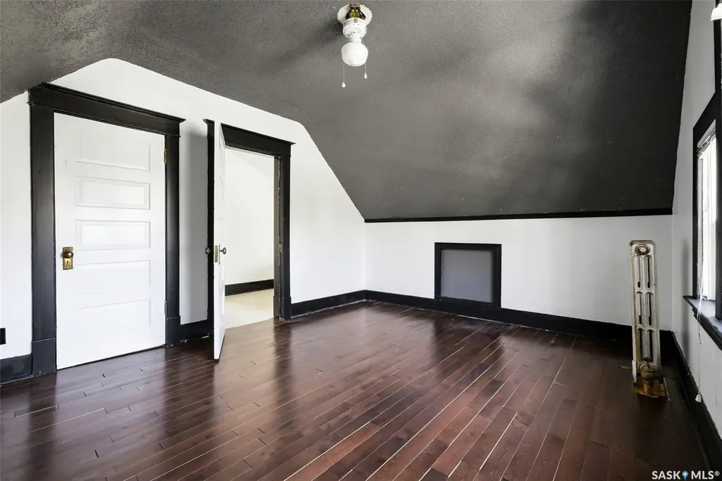 2026 Garnet Street Regina SK S4T 2Z6