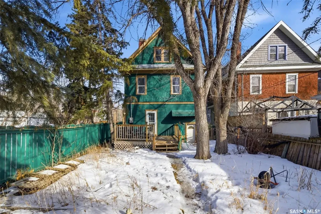 2026 Garnet Street Regina SK S4T 2Z6