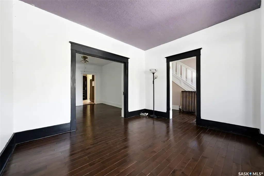 2026 Garnet Street Regina SK S4T 2Z6