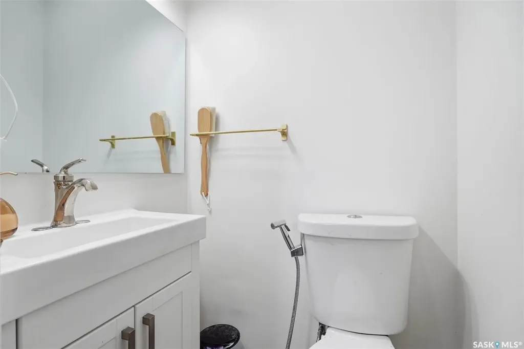 1608 Vickies Avenue Saskatoon SK S7N 2P3