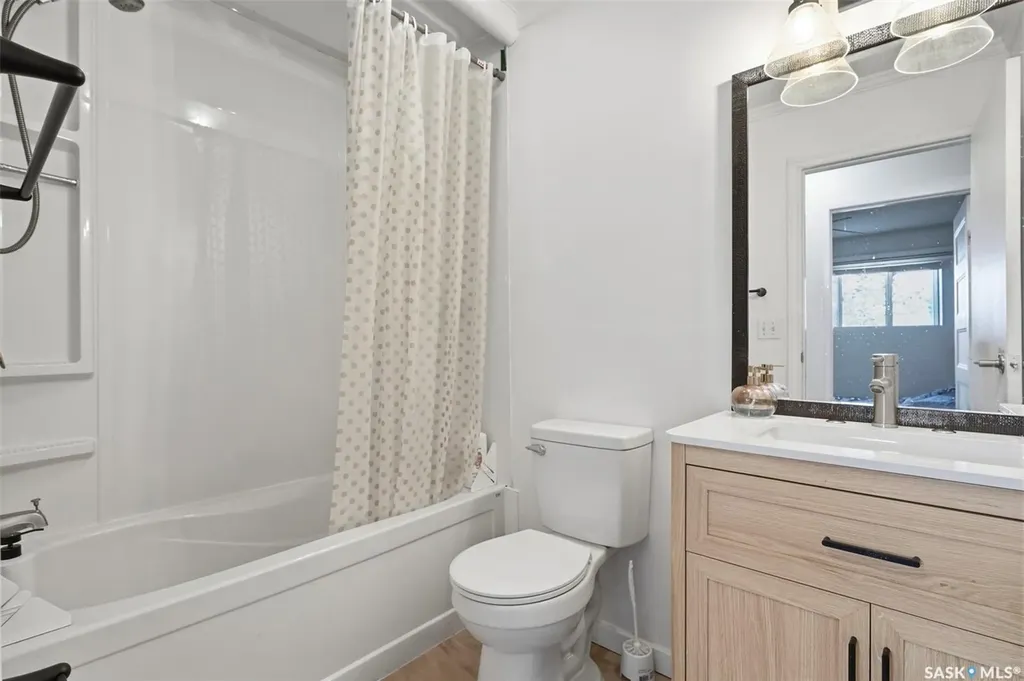 1608 Vickies Avenue Saskatoon SK S7N 2P3