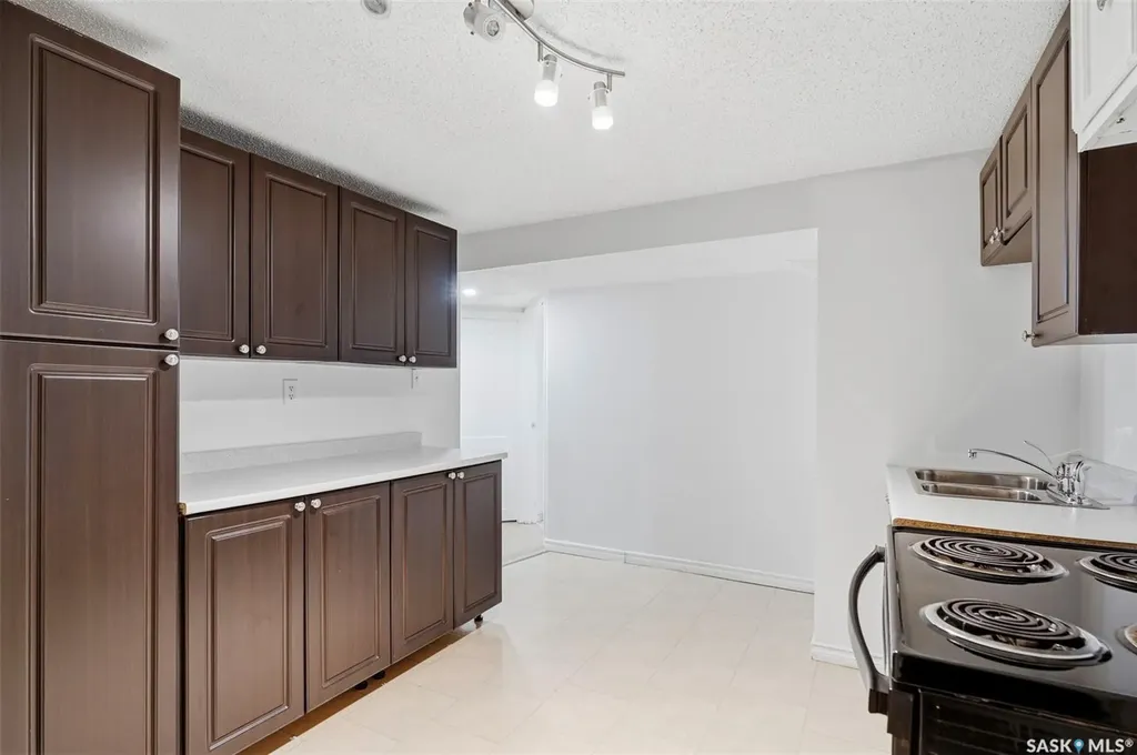 1608 Vickies Avenue Saskatoon SK S7N 2P3
