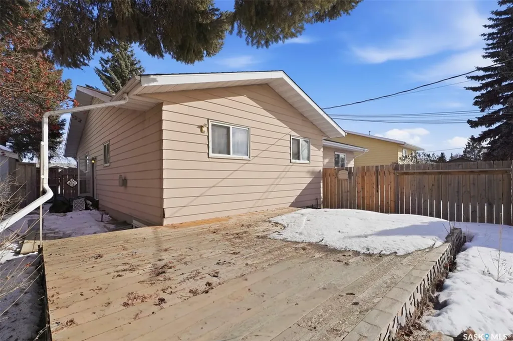 1608 Vickies Avenue Saskatoon SK S7N 2P3