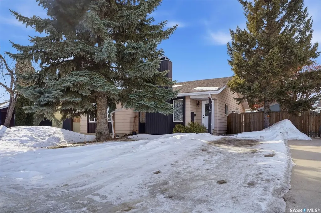 1608 Vickies Avenue Saskatoon SK S7N 2P3