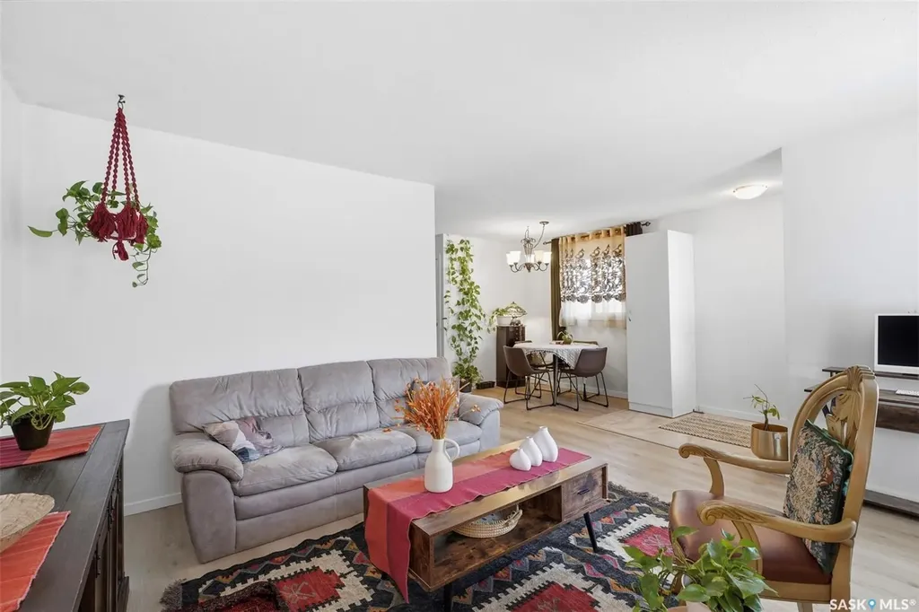 1608 Vickies Avenue Saskatoon SK S7N 2P3