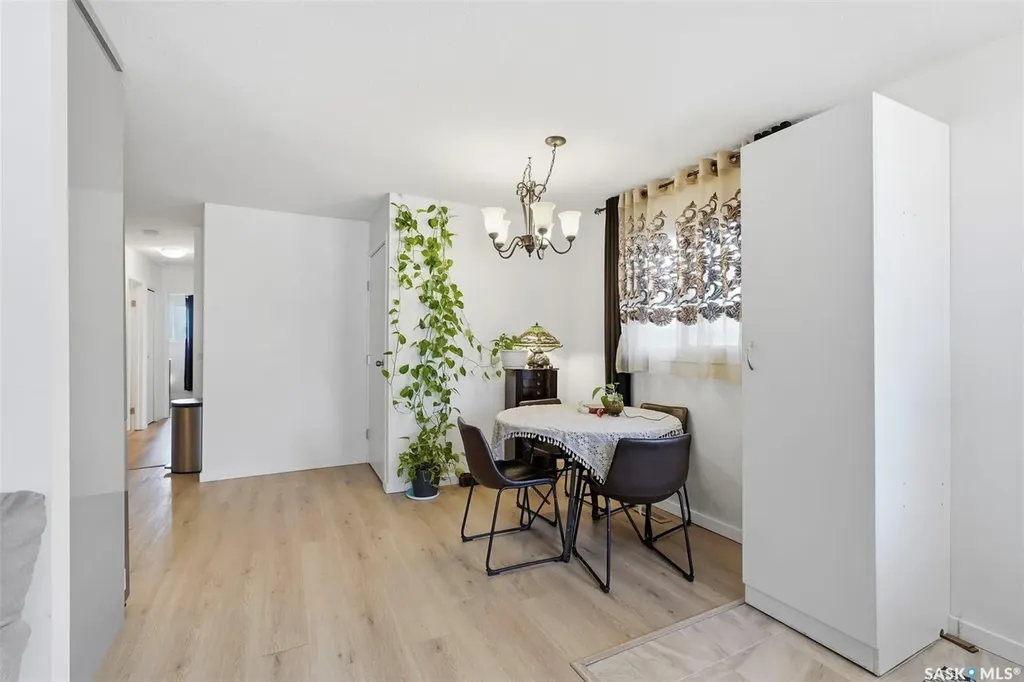1608 Vickies Avenue Saskatoon SK S7N 2P3