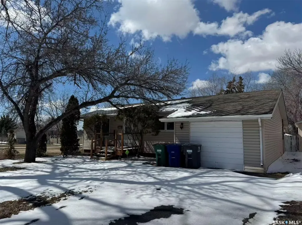 453 Vancouver Avenue S Saskatoon SK S7M 3N3