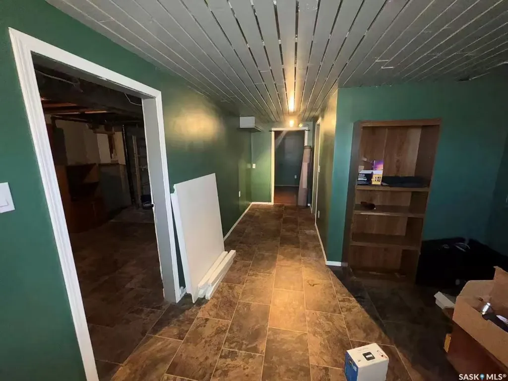 453 Vancouver Avenue S Saskatoon SK S7M 3N3