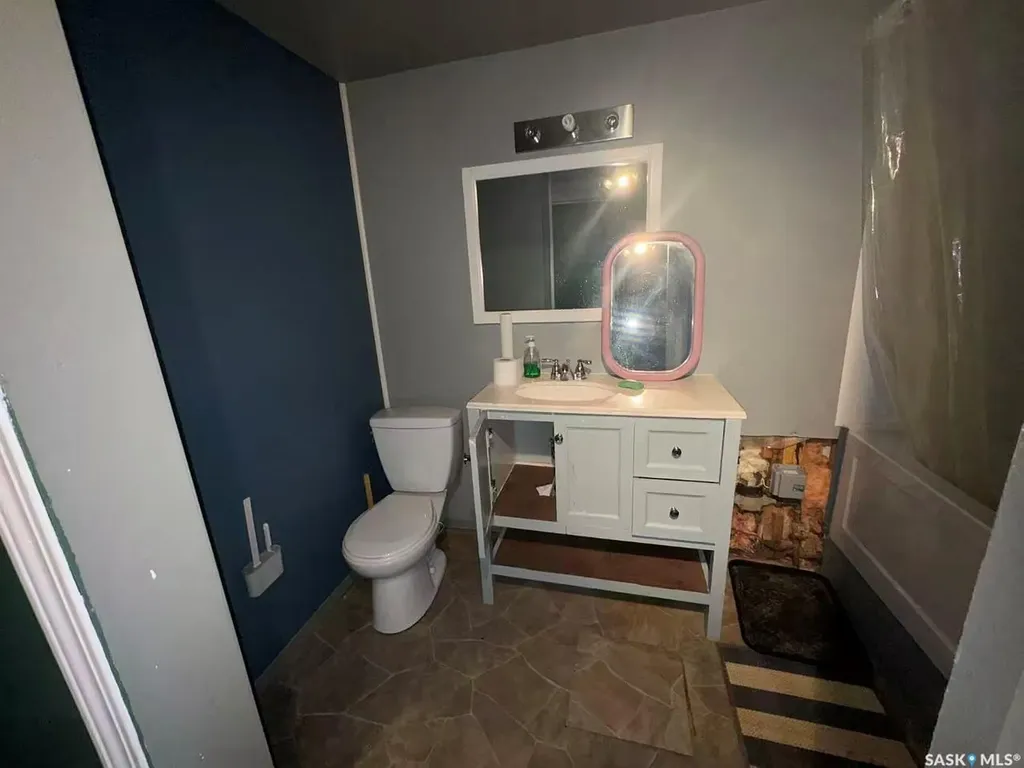 453 Vancouver Avenue S Saskatoon SK S7M 3N3