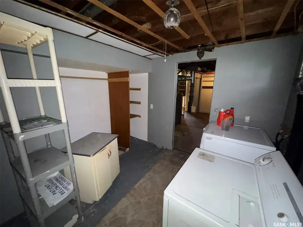 453 Vancouver Avenue S Saskatoon SK S7M 3N3