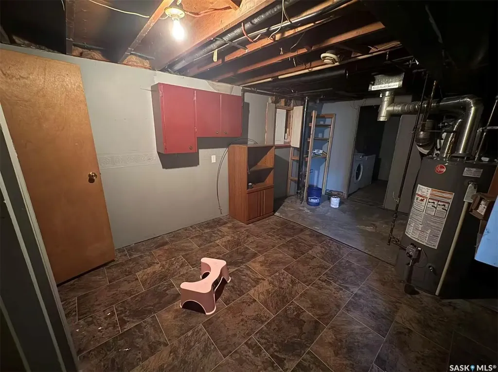 453 Vancouver Avenue S Saskatoon SK S7M 3N3