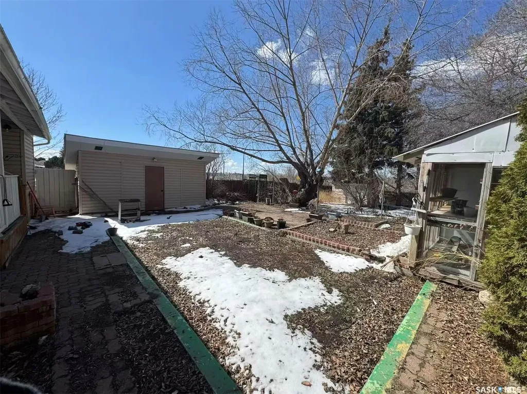 453 Vancouver Avenue S Saskatoon SK S7M 3N3